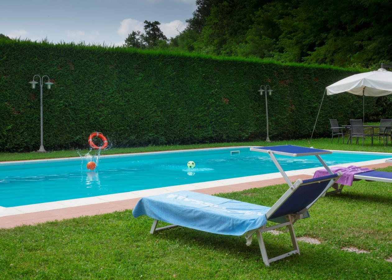 Agriturismo Tenuta Adamo 루카 외부 사진